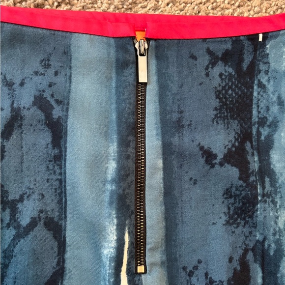 T TAHARI Abstract Mini Skirt - Picture 8 of 8